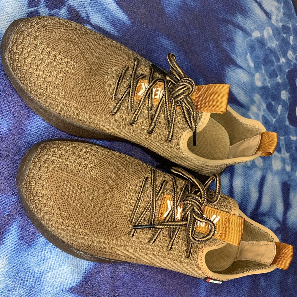 Suadex Athletic Shoes: Women Size 9/Men Size 8.5